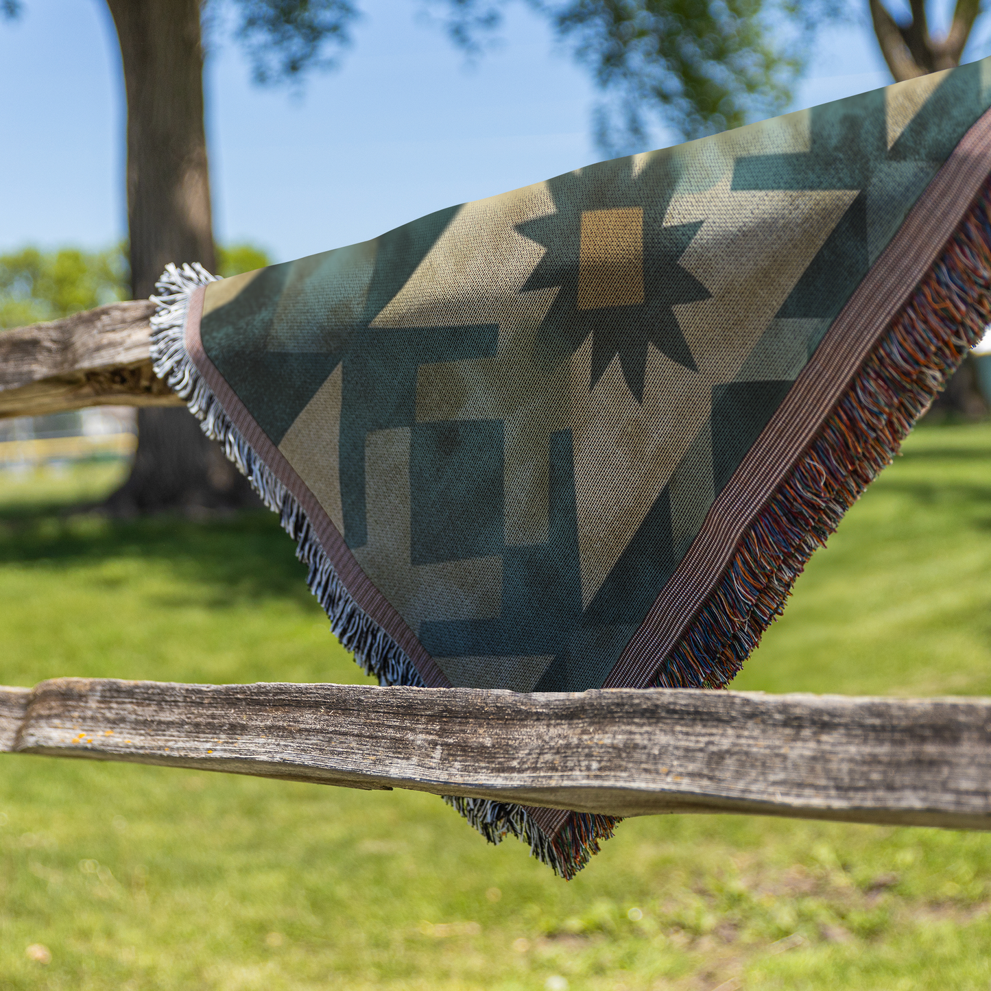 Aztec_Pattern_Blanket_Fence_V_Mockup.png