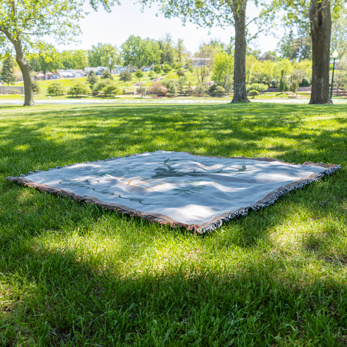Personalizable_Wild_and_Free_-_Woven_Bla_Grass_V_Mockup.png