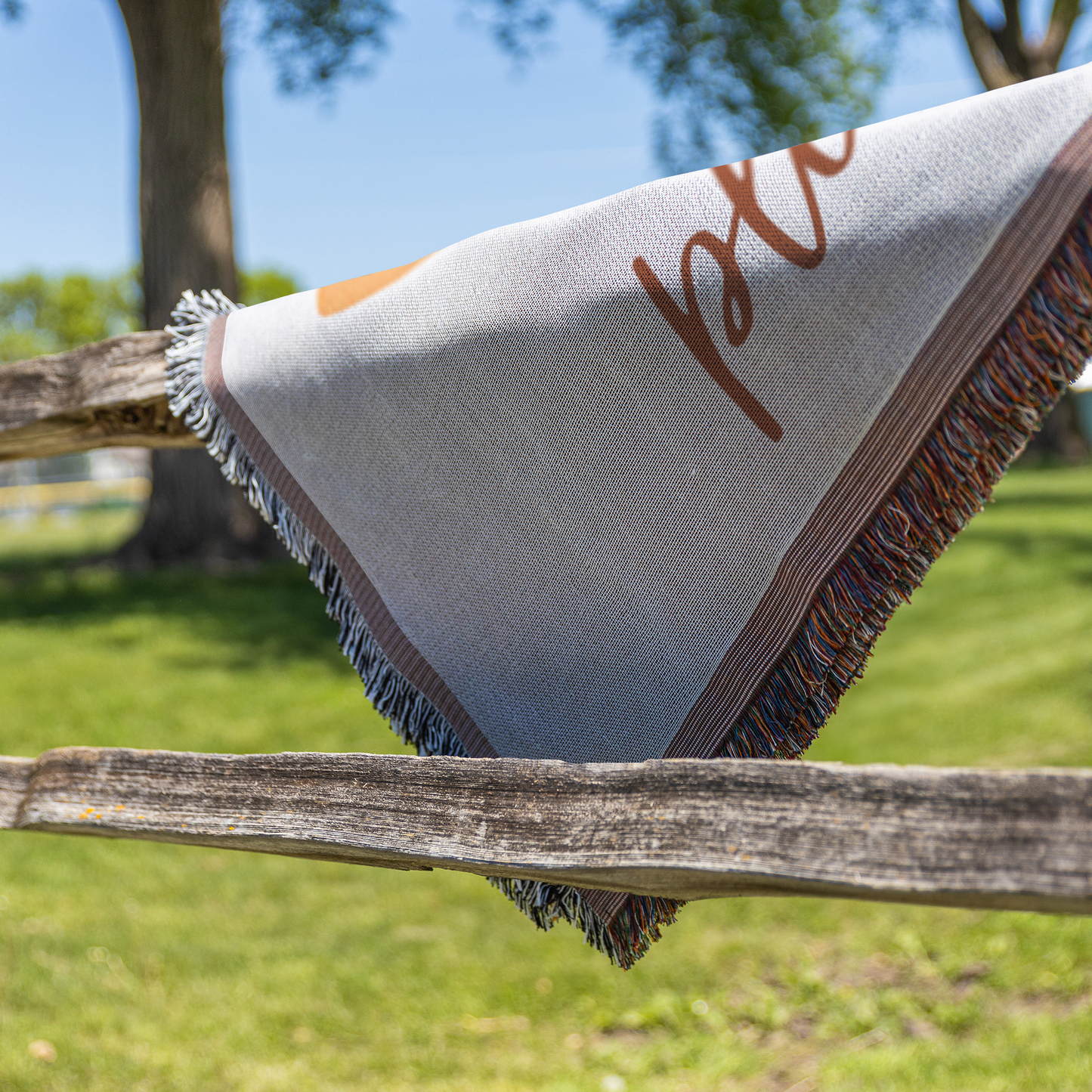 Smore_Snuggles_Please_-_Woven_Blanket_Fence_V_Mockup.png